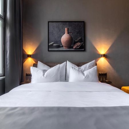 The Viaduct - Suites & More Прага Екстериор снимка