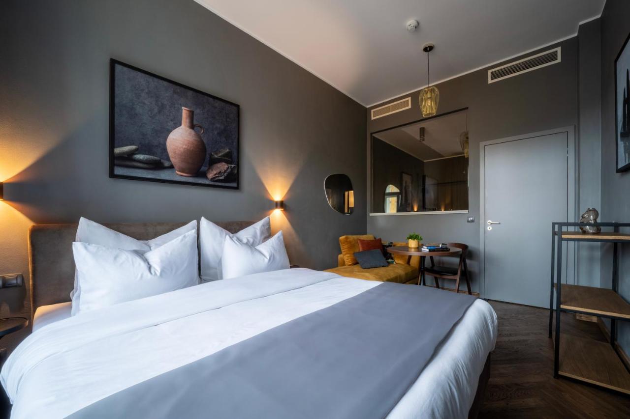 The Viaduct - Suites & More Прага Екстериор снимка