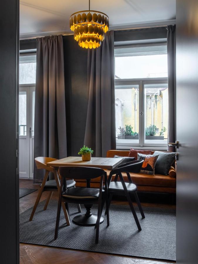 The Viaduct - Suites & More Прага Екстериор снимка