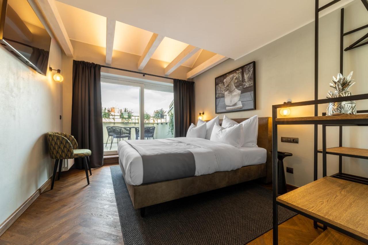 The Viaduct - Suites & More Прага Екстериор снимка
