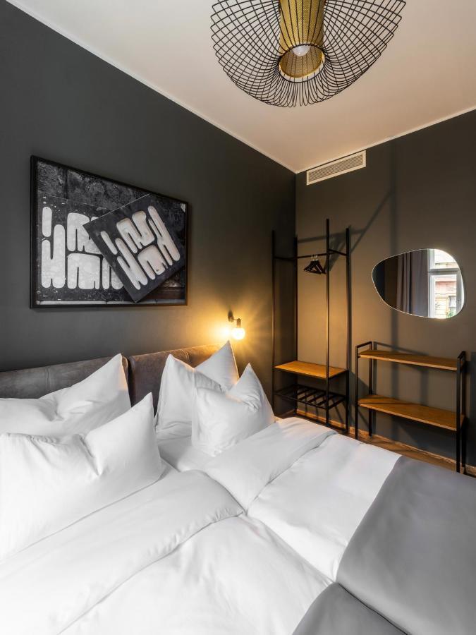 The Viaduct - Suites & More Прага Екстериор снимка