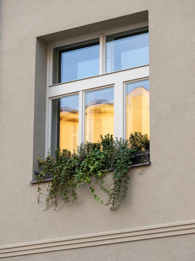 The Viaduct - Suites & More Прага Екстериор снимка